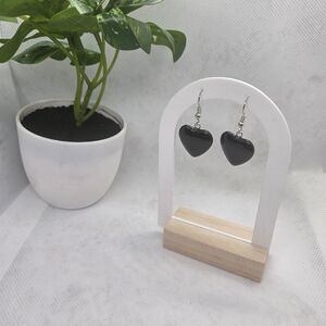 Elegant Black Heart Earrings